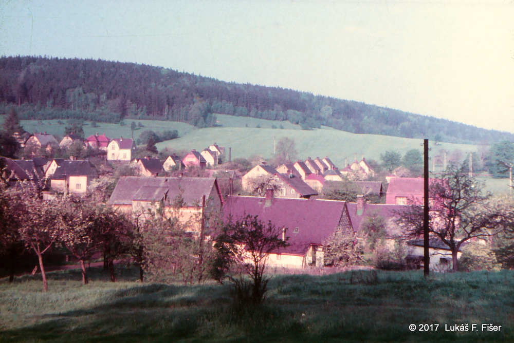 Pohled na dolní Mikulášovice, 1977